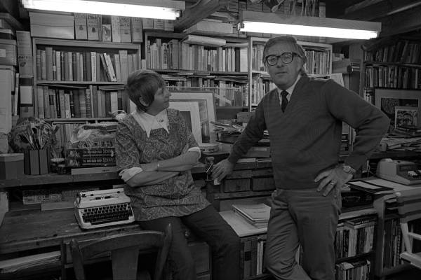 Рэй Брэдбери биография. Жизнь и творчество Рэя Брэдбери. Рэй Брэдбери с женой Мэгги в 1970 г.