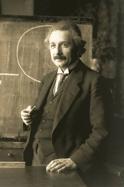 Альберт Эйнштейн биография. Жизнь Альберта Эйнштейна. Альберт Эйнштейн физик. В 1921 г.
